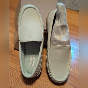 Beautiful Beach Beige Moccasins Size 8